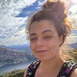 Meet your Posher, Danielle